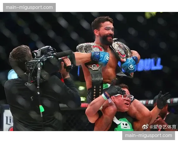 Bellator赛事后台花絮:前冠军“捕梦者”莫拉斯与尤班克相约二番战 Bellator赛事后台花絮:前冠军“捕梦者”莫拉斯与尤班克相约二番战