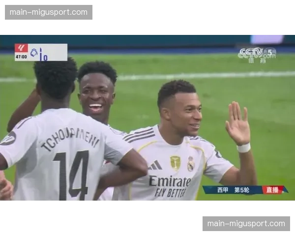 西甲转播信号首次集成实时球员生理数据（获授权），显示维尼修斯冲刺后心率峰值