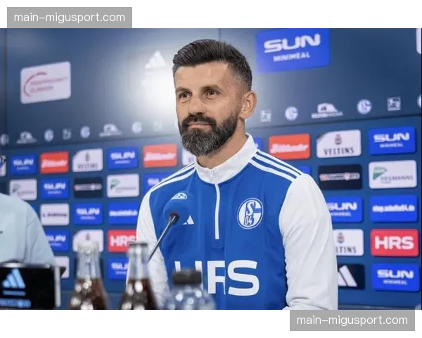 沙尔克04队长专访：谈重返德甲的感受与俱乐部的长期规划