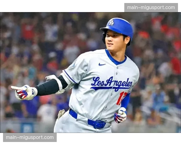 MLB揭幕战：大谷翔平作为道奇队员首次亮相，击出本垒打